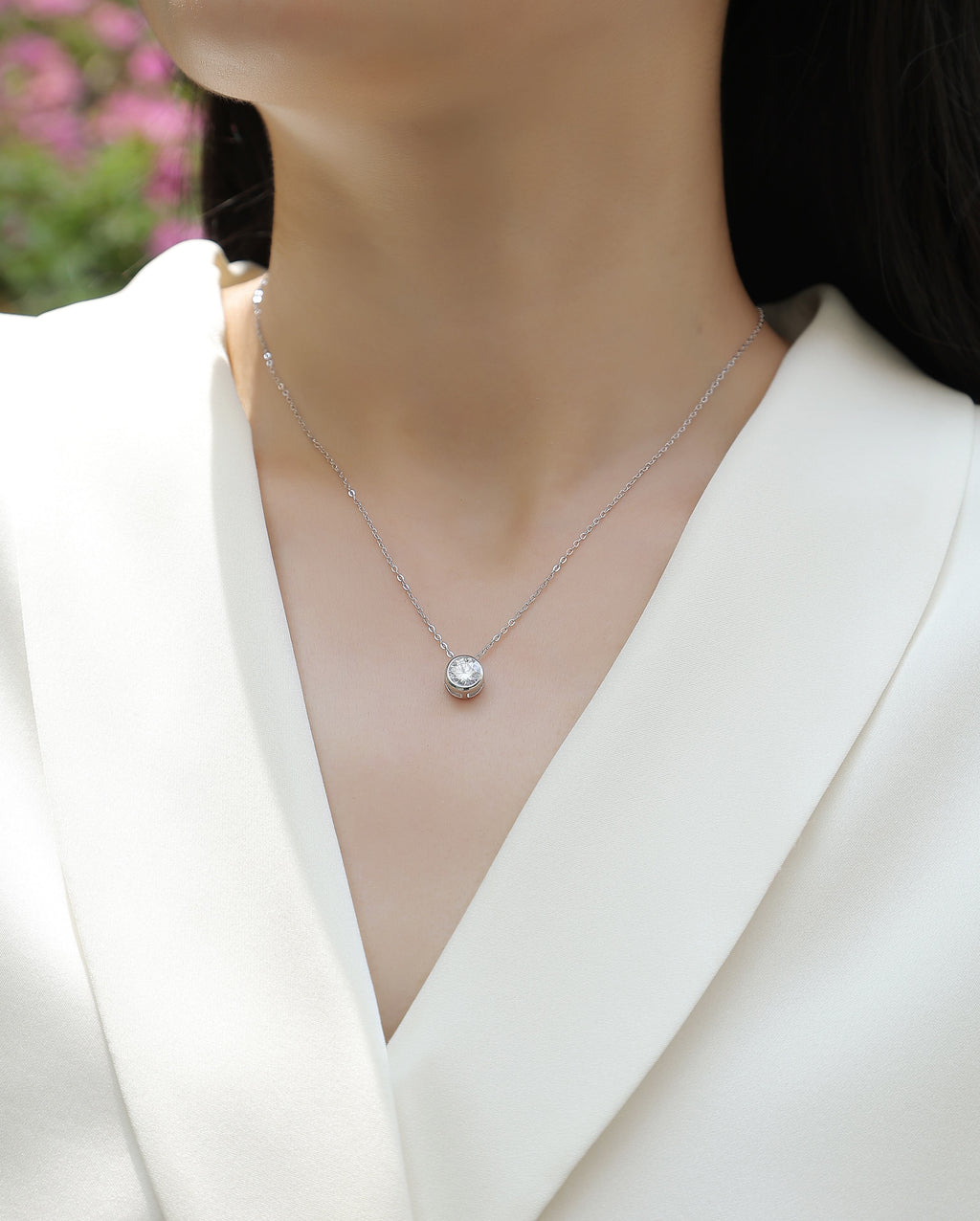 Purity - A Fashionable And Trendy Necklace Pendant Set With 1-carat Top-quality Moissanite S925 In Silver And Platinum-plated. It Can Be Tested With A Diamond Pen