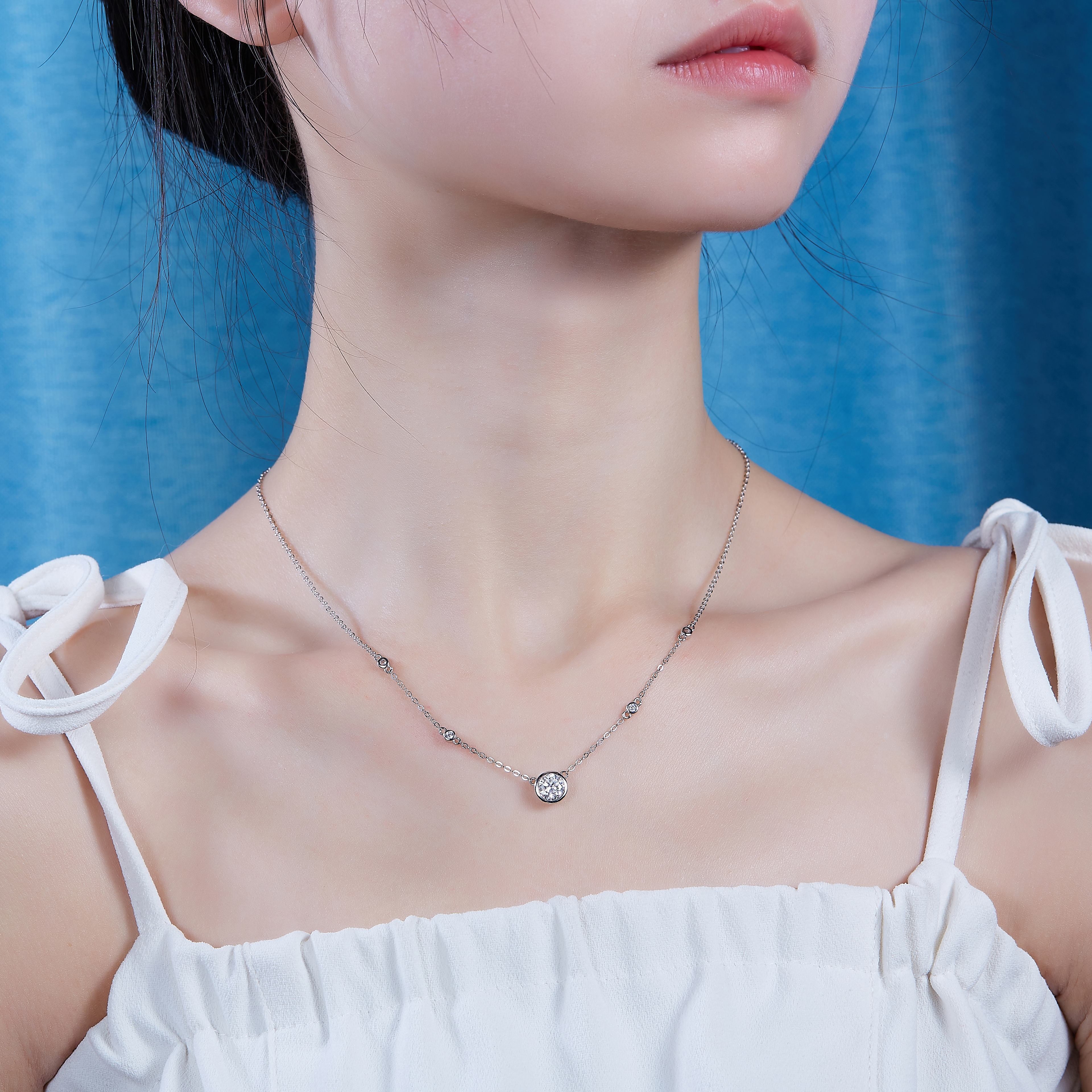 Natural Reverie - A Fashionable And Light Luxury Jewelry Pendant Necklace Set With Top-quality Moissanite, S925 Silver Plated Platinum