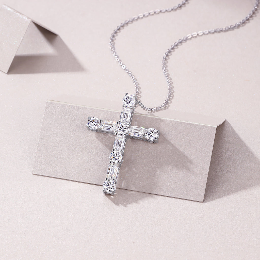 The Light Of Faith - A Fashionable And Trendy Necklace Pendant Set With Top-quality Moissanite S925 And Silver Plated With Platinum Can Be Tested With A Diamond Pen