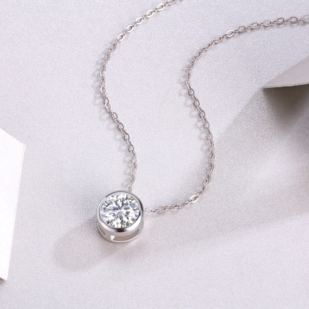Purity - A Fashionable And Trendy Necklace Pendant Set With 1-carat Top-quality Moissanite S925 In Silver And Platinum-plated. It Can Be Tested With A Diamond Pen