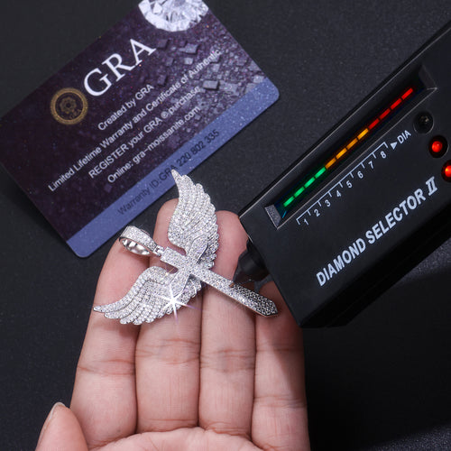 Angel Wings - A Fashionable And Trendy Necklace Pendant Set With Top-quality Moissanite S925 In Silver And Platinum-plated. It Can Be Tested With A Diamond Pen