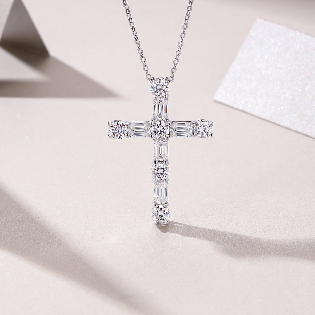 The Light Of Faith - A Fashionable And Trendy Necklace Pendant Set With Top-quality Moissanite S925 And Silver Plated With Platinum Can Be Tested With A Diamond Pen